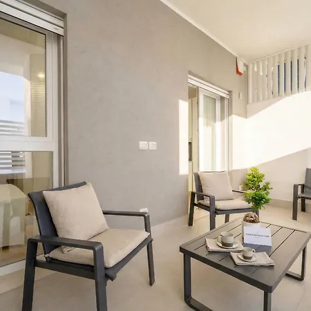 Borgo Felice 5 - Modern With Balcony + Free Parking
